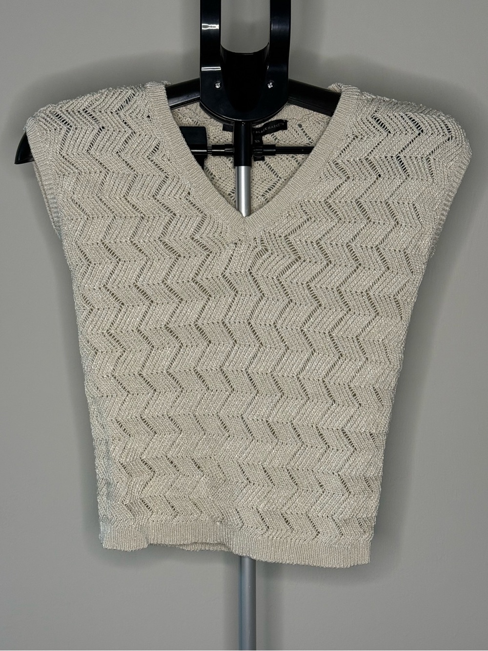 White House Black Market Metallic Chevron Knit Sweater XS Ivory/White